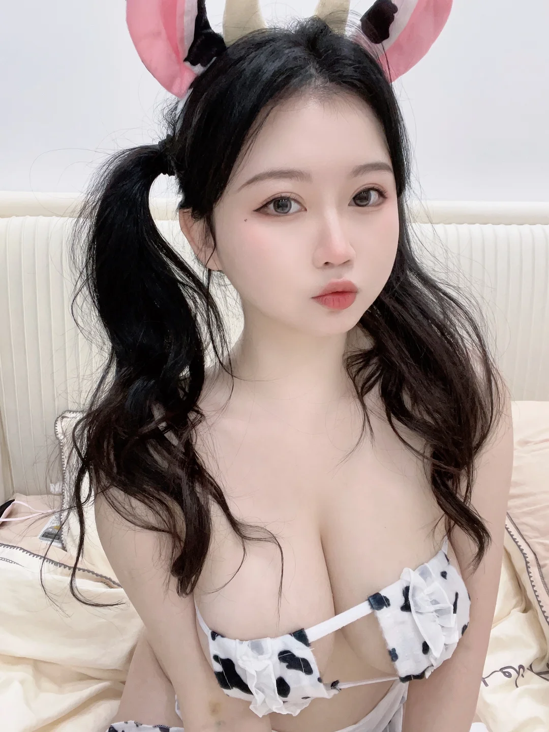 是依酱呀 - 奶牛 [23P,4V-149MB] tg@simisebaisi 【丝足阁】006.webp